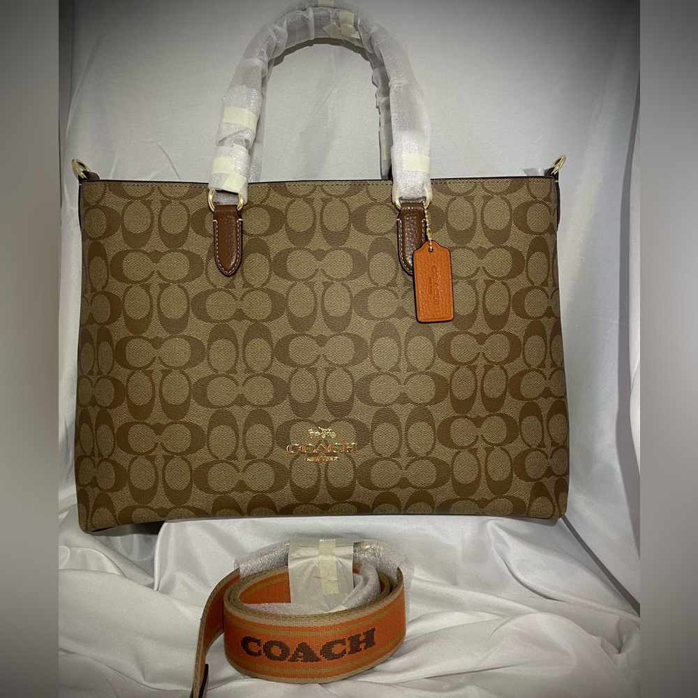 Brand New Coach Logan Carryall in Signature Canvas